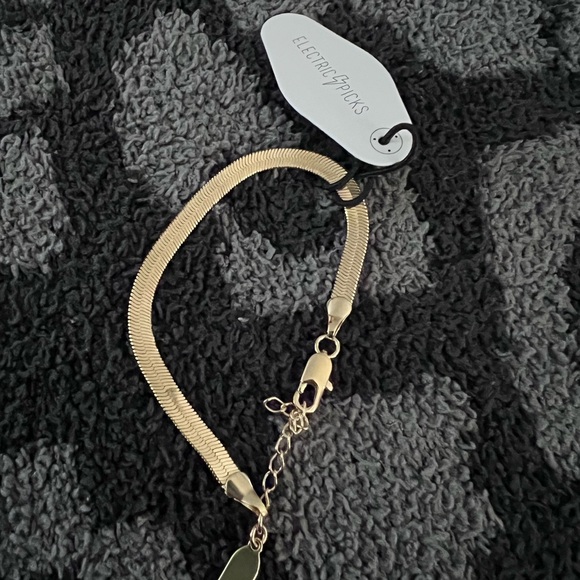 Electric Picks Python Bracelet - Picture 4 of 7